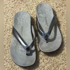 Vionic Flip Flop sandals Size 9
